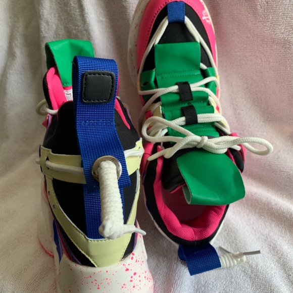 Women’s Wedge Platform Sneaker - Picture 2 of 6